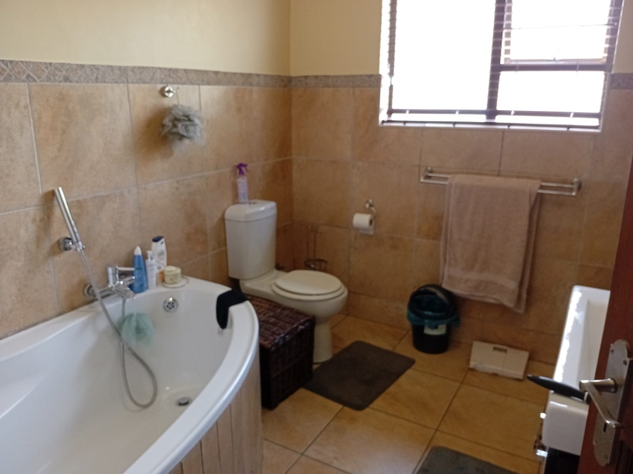 3 Bedroom Property for Sale in Rooihuiskraal North Gauteng
