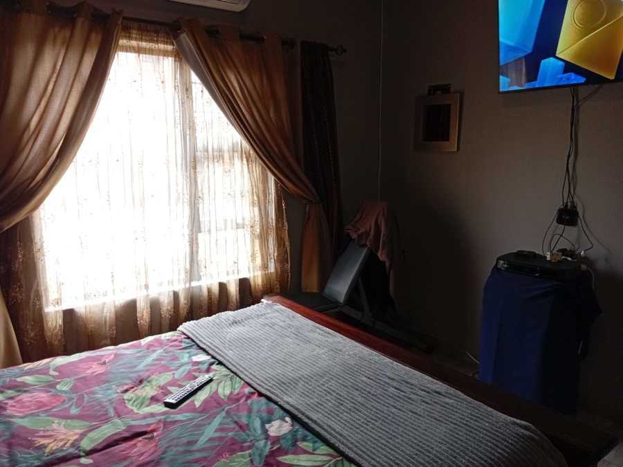 3 Bedroom Property for Sale in Rooihuiskraal North Gauteng