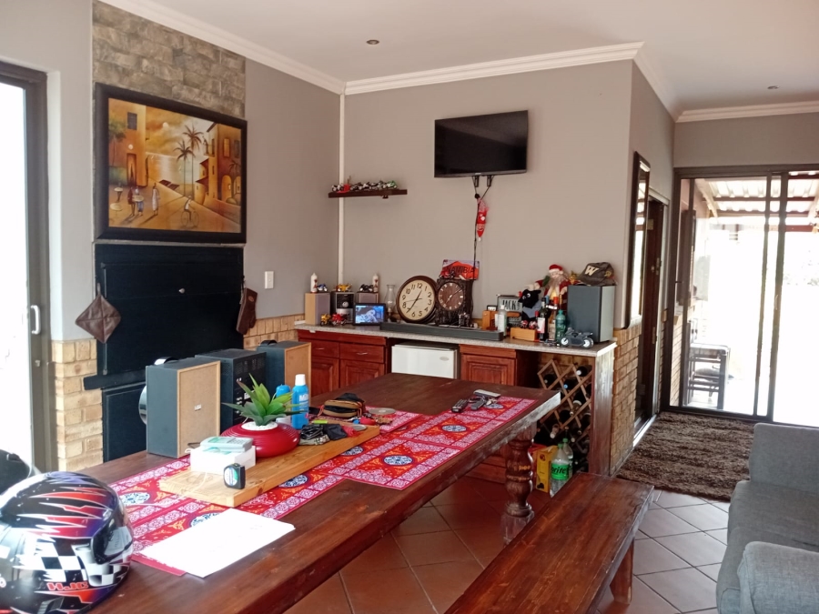3 Bedroom Property for Sale in Rooihuiskraal North Gauteng
