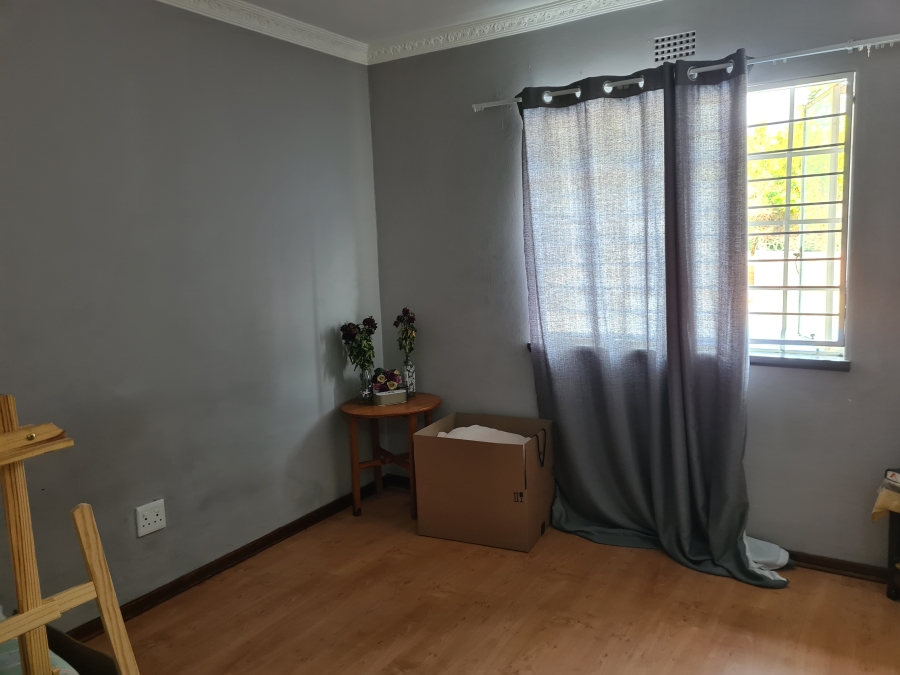 To Let 2 Bedroom Property for Rent in Windsor East Gauteng