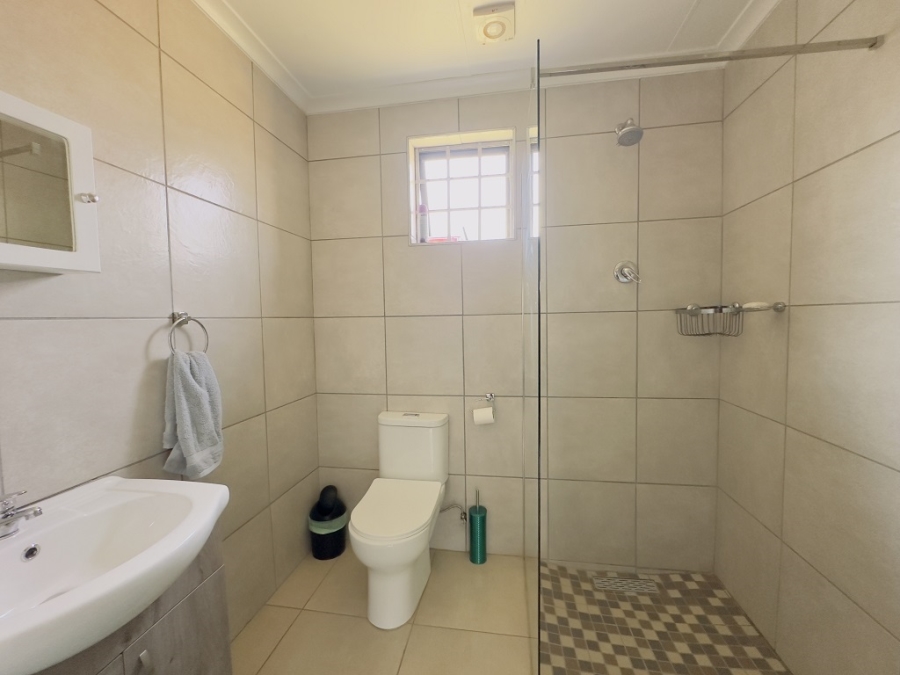 6 Bedroom Property for Sale in Lambton Gauteng