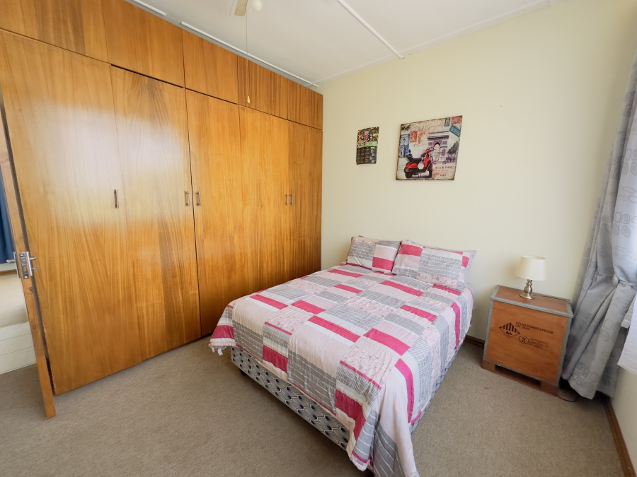 6 Bedroom Property for Sale in Lambton Gauteng
