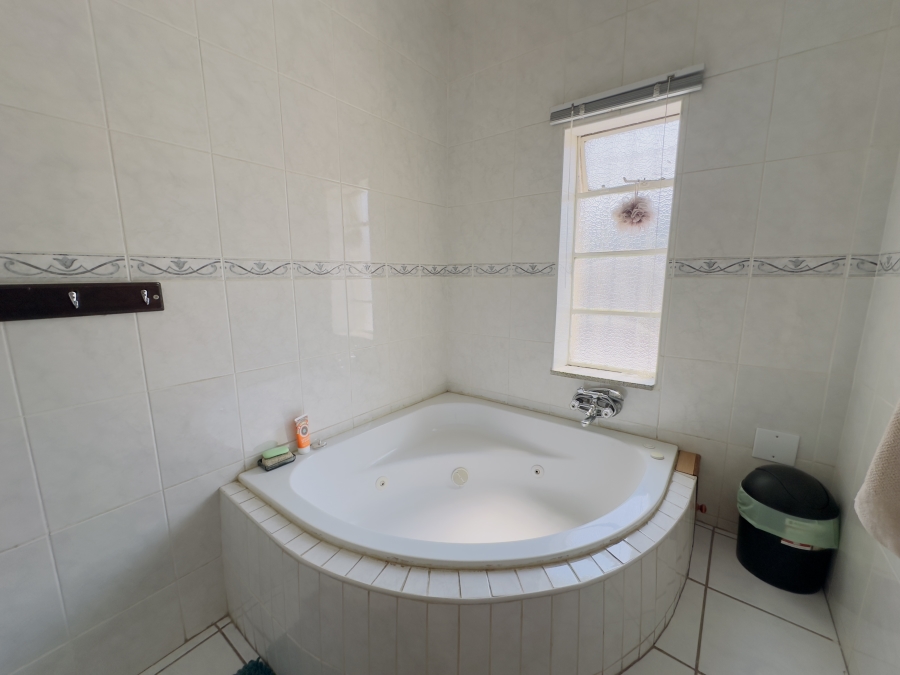 6 Bedroom Property for Sale in Lambton Gauteng