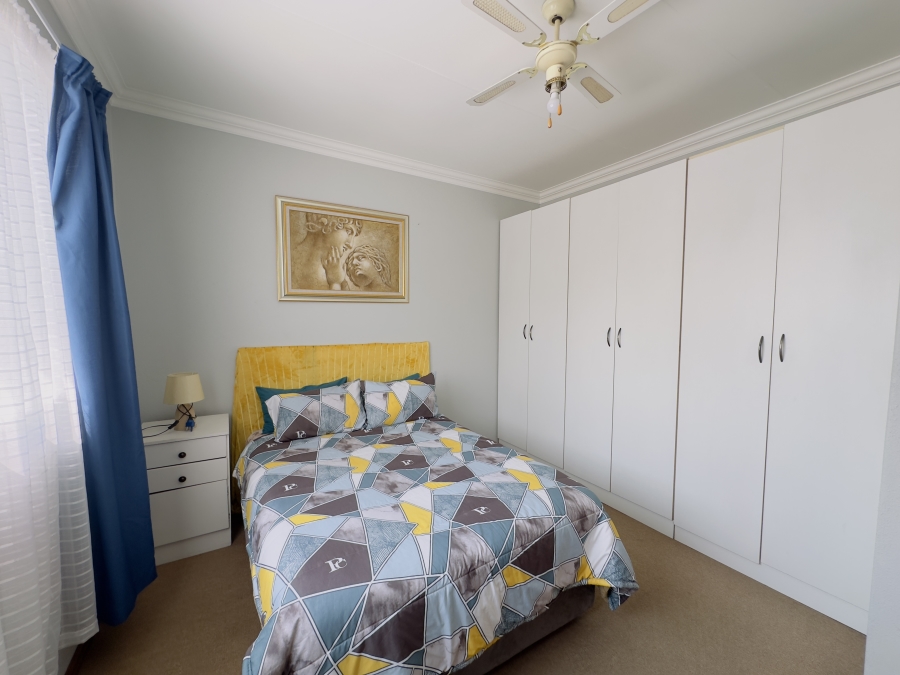 6 Bedroom Property for Sale in Lambton Gauteng