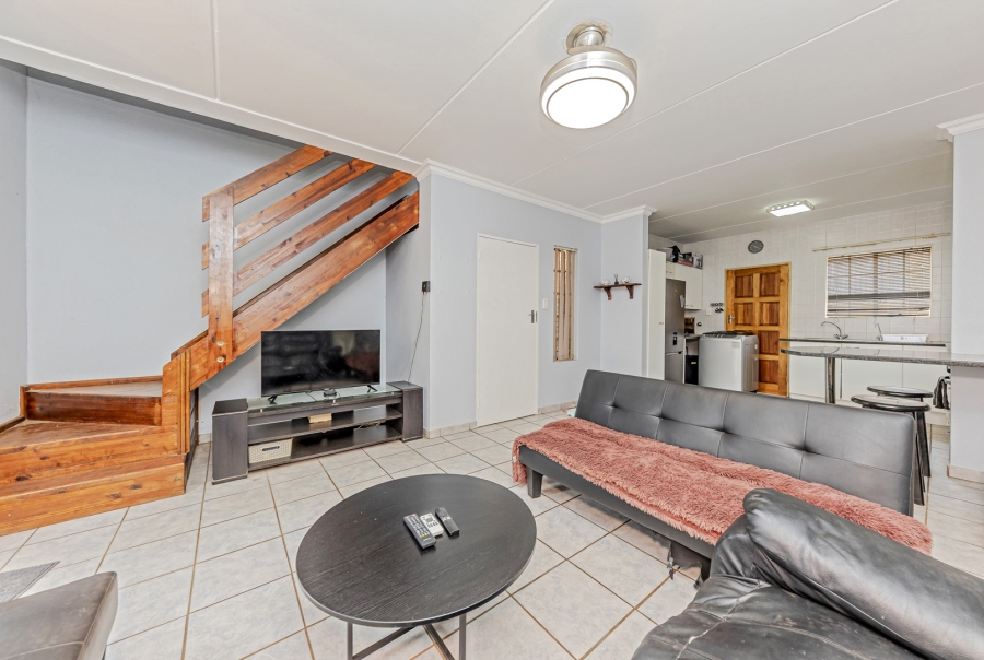 2 Bedroom Property for Sale in Wilgeheuwel Gauteng