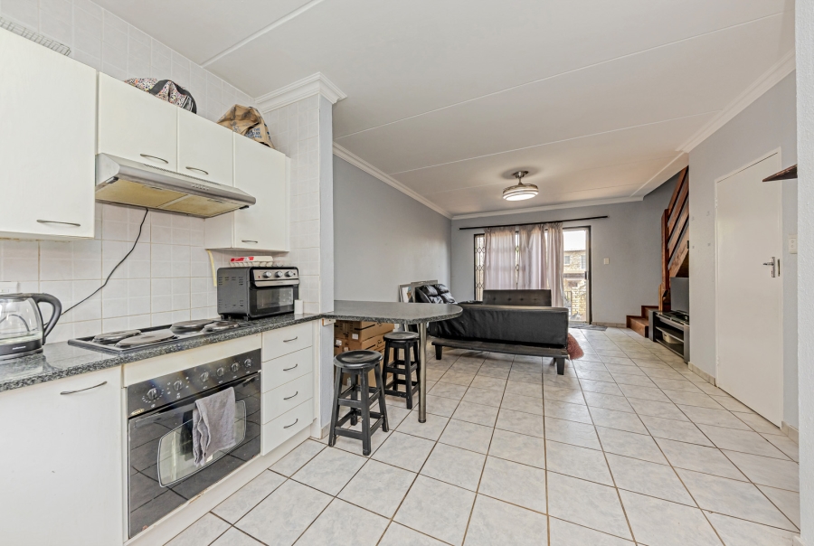 2 Bedroom Property for Sale in Wilgeheuwel Gauteng