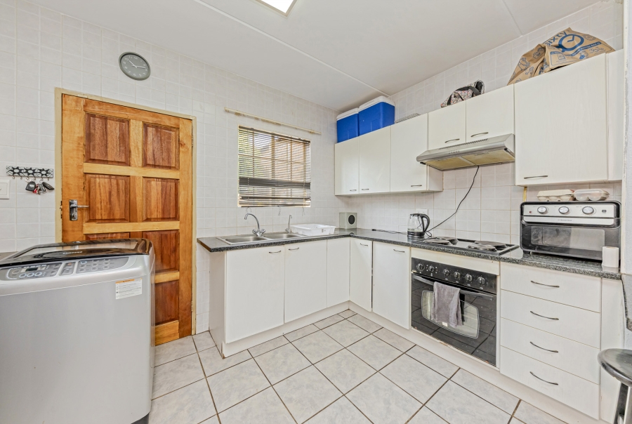 2 Bedroom Property for Sale in Wilgeheuwel Gauteng
