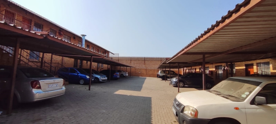 2 Bedroom Property for Sale in Greenhills Gauteng