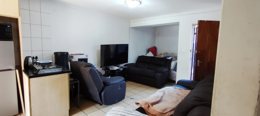 2 Bedroom Property for Sale in Greenhills Gauteng