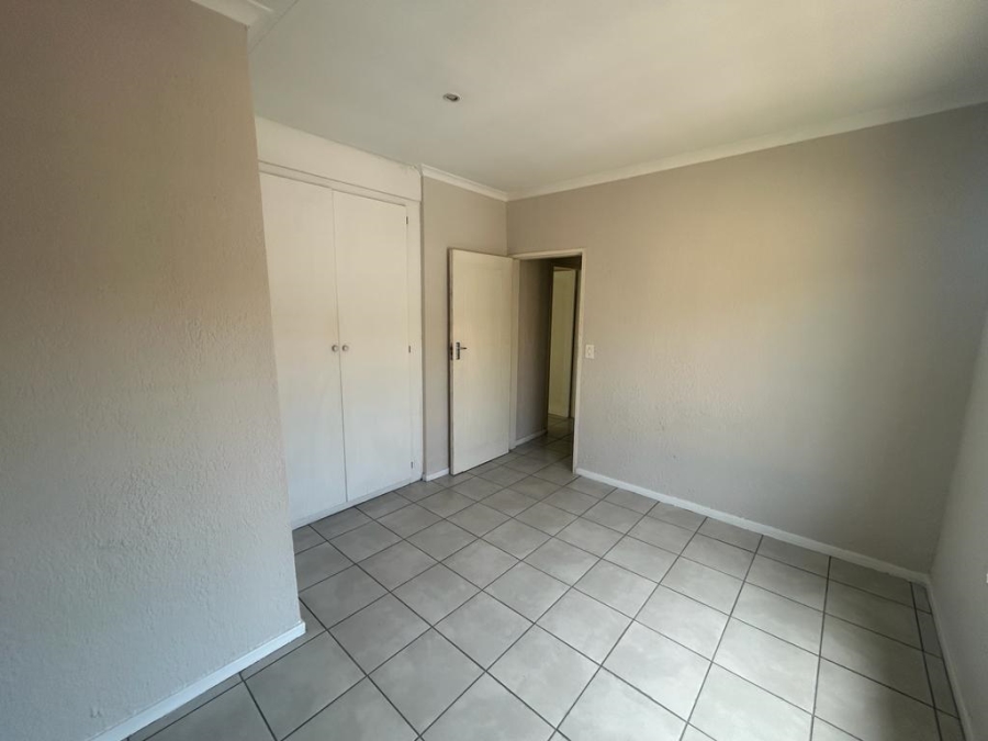 2 Bedroom Property for Sale in La Montagne Gauteng