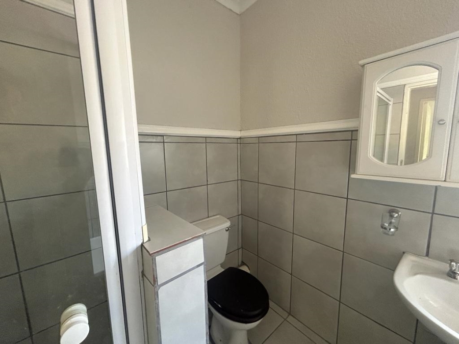 2 Bedroom Property for Sale in La Montagne Gauteng