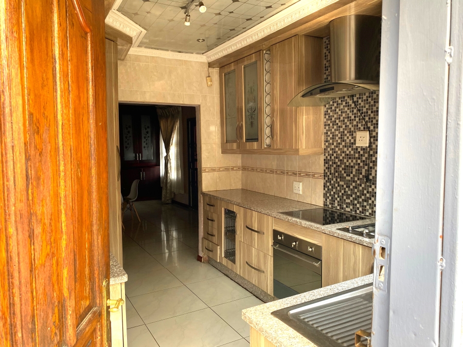 5 Bedroom Property for Sale in Spruit View Gauteng