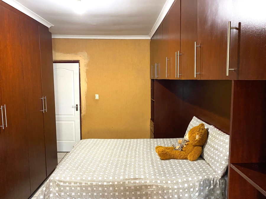 5 Bedroom Property for Sale in Spruit View Gauteng