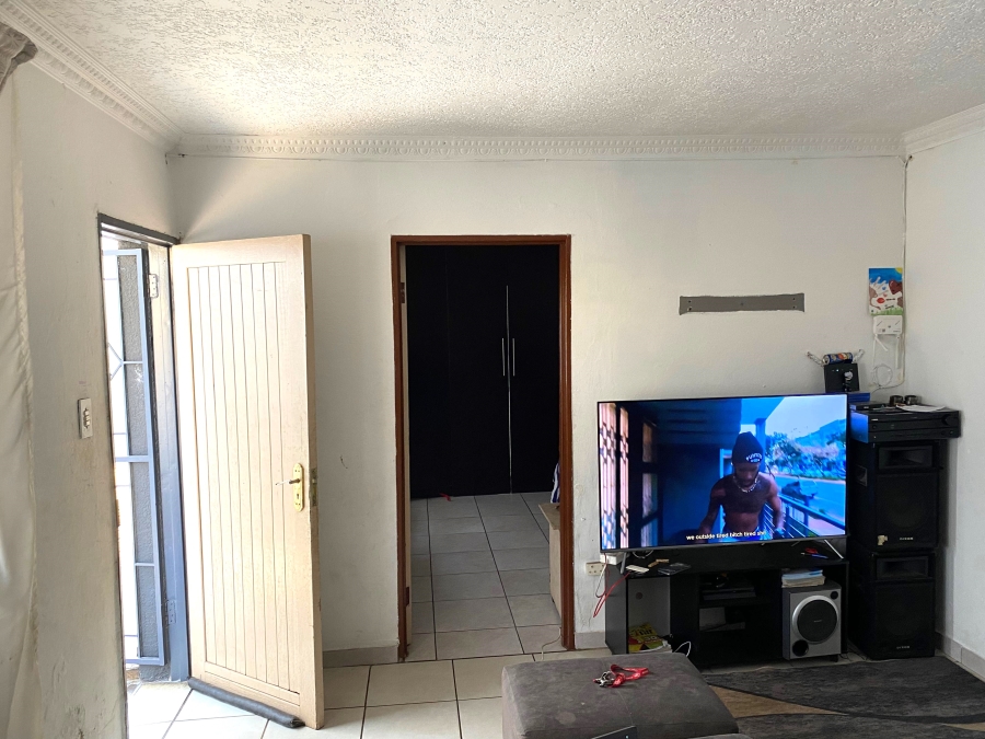 5 Bedroom Property for Sale in Spruit View Gauteng
