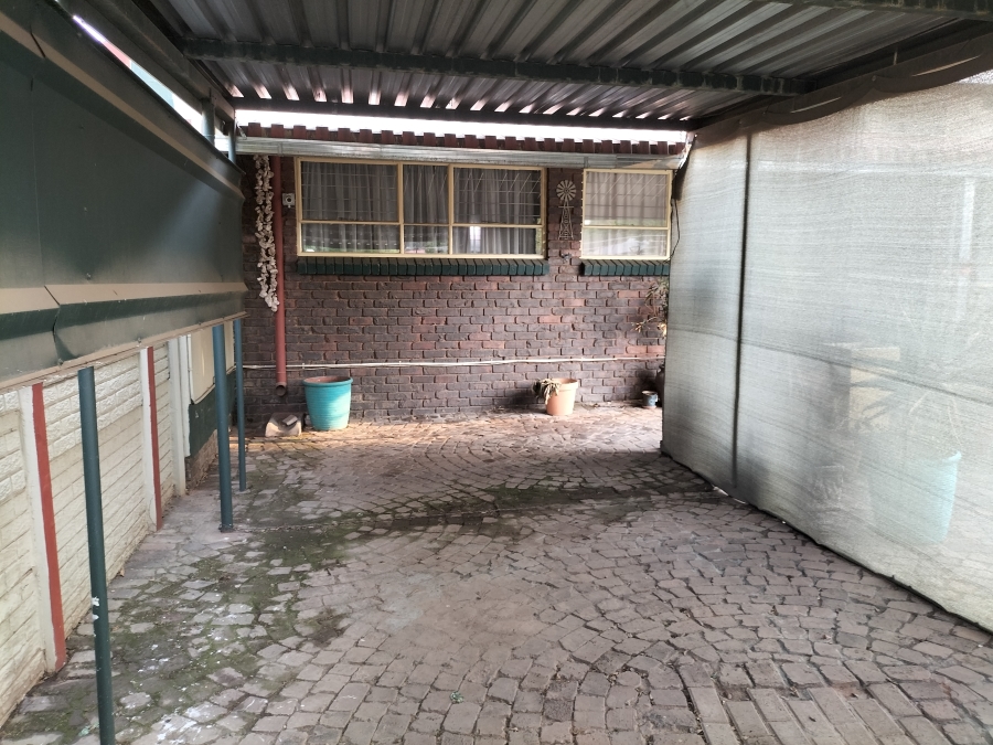 3 Bedroom Property for Sale in Florida Lake Gauteng