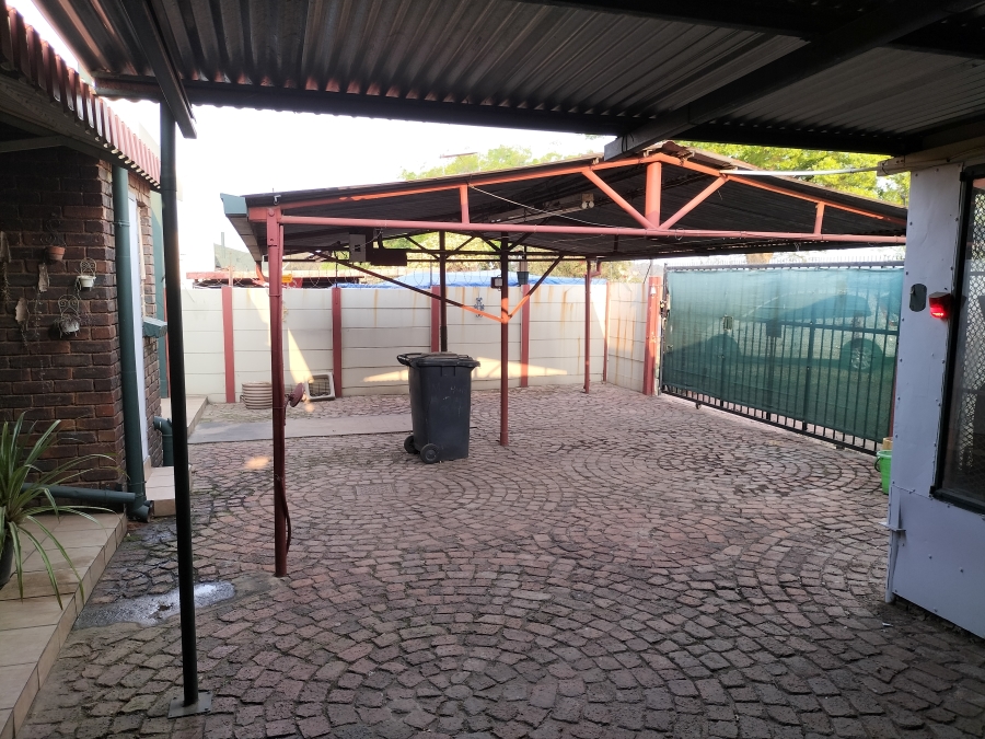 3 Bedroom Property for Sale in Florida Lake Gauteng