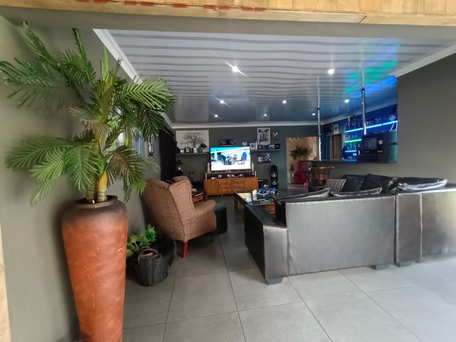 2 Bedroom Property for Sale in Vanderbijlpark CW 5 Gauteng