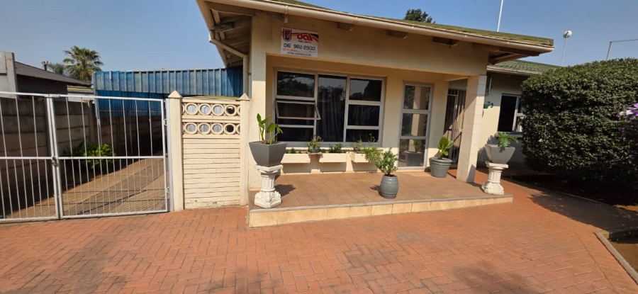 3 Bedroom Property for Sale in Vanderbijlpark CW 5 Gauteng