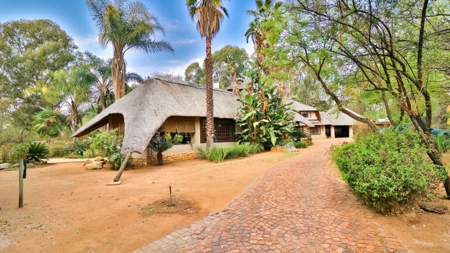 5 Bedroom Property for Sale in Beaulieu Gauteng