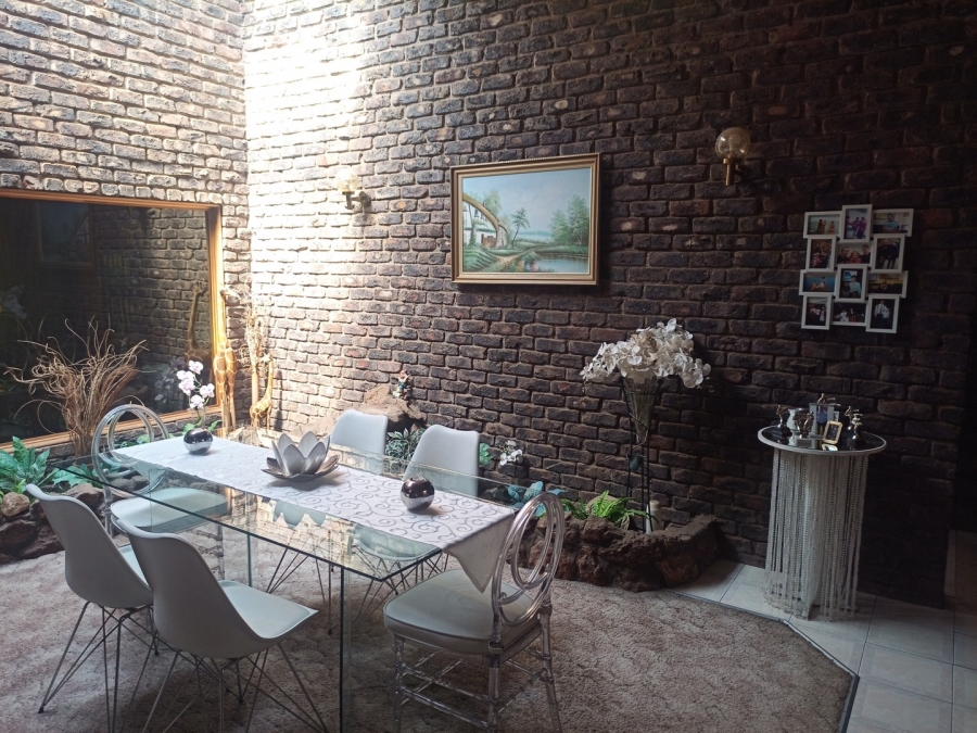 4 Bedroom Property for Sale in Presidents Dam Gauteng