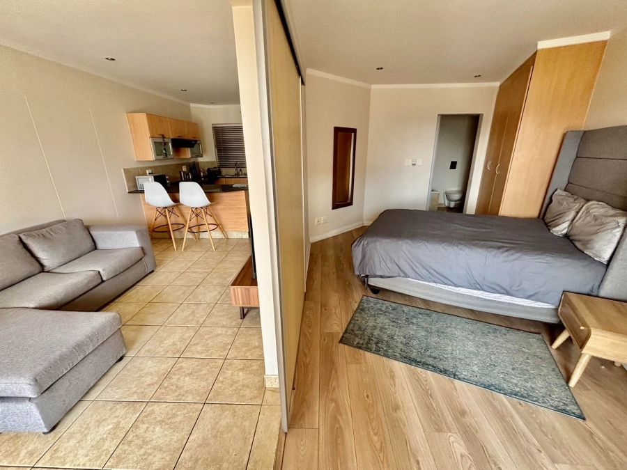 1 Bedroom Property for Sale in Sandhurst Gauteng
