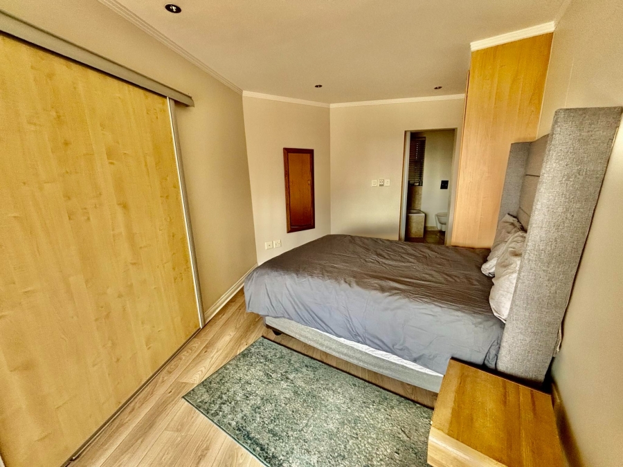 1 Bedroom Property for Sale in Sandhurst Gauteng