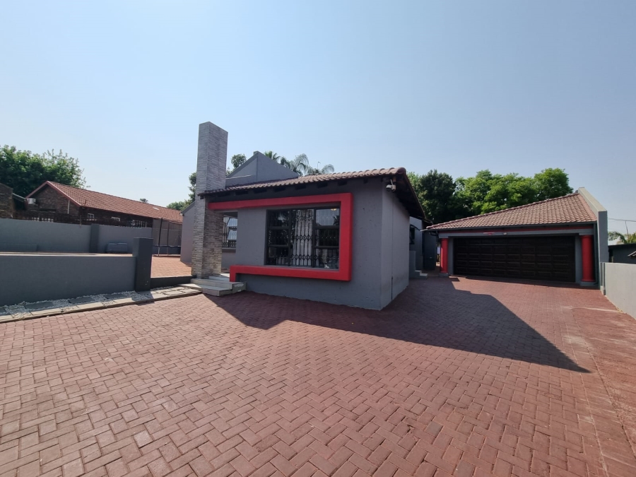 4 Bedroom Property for Sale in The Reeds Gauteng