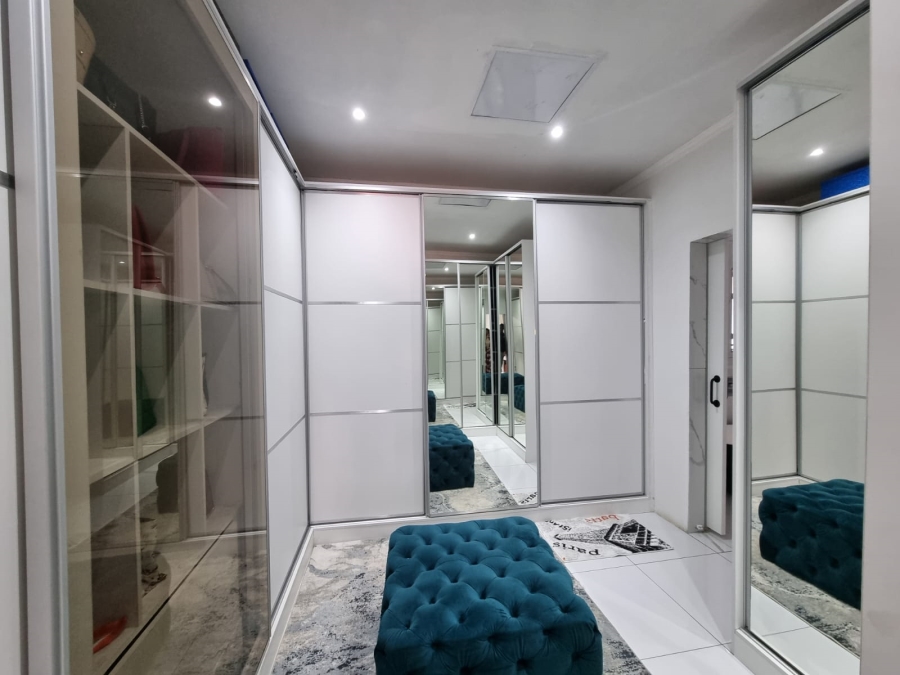 4 Bedroom Property for Sale in The Reeds Gauteng