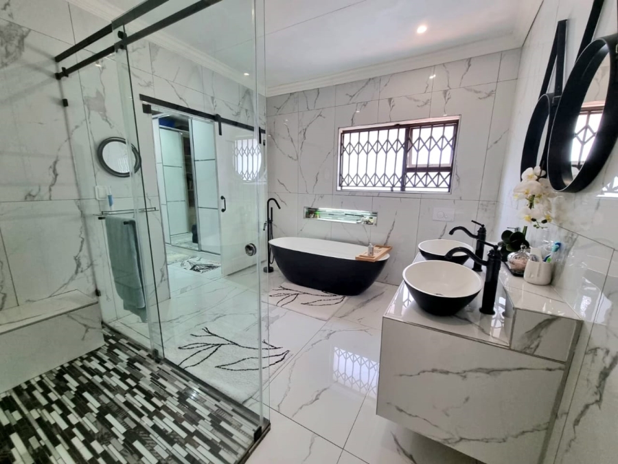 4 Bedroom Property for Sale in The Reeds Gauteng