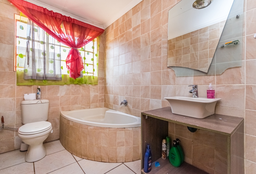 3 Bedroom Property for Sale in Middelvlei A H Gauteng