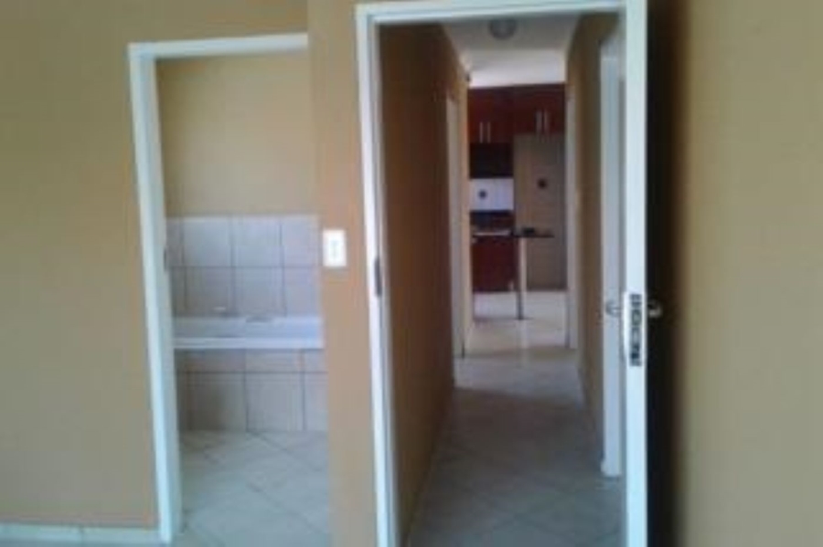 3 Bedroom Property for Sale in Selcourt Gauteng