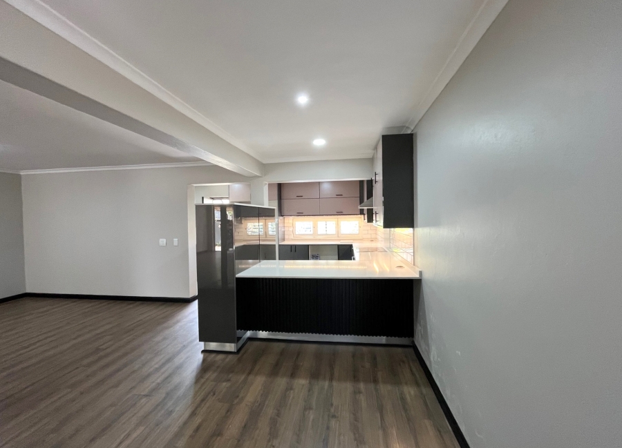 3 Bedroom Property for Sale in Maroeladal Gauteng