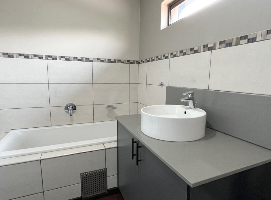 3 Bedroom Property for Sale in Maroeladal Gauteng