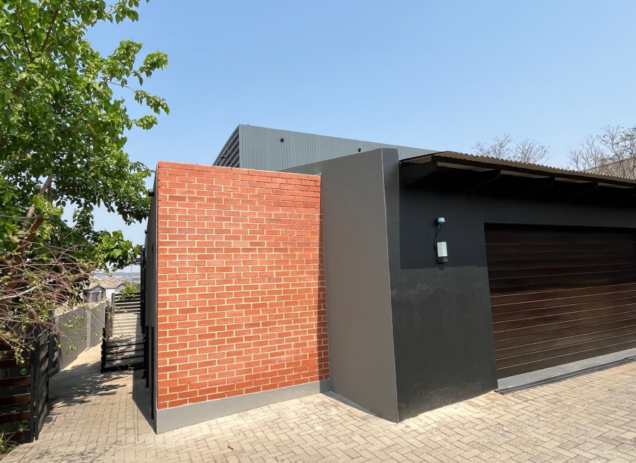 3 Bedroom Property for Sale in Maroeladal Gauteng