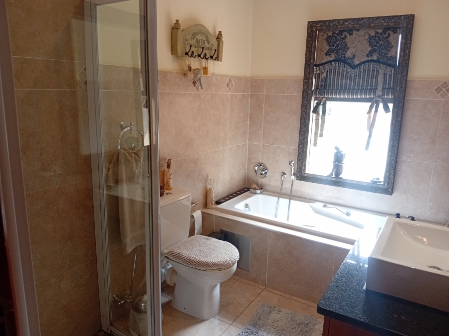 3 Bedroom Property for Sale in Woodhill Lavender Gauteng