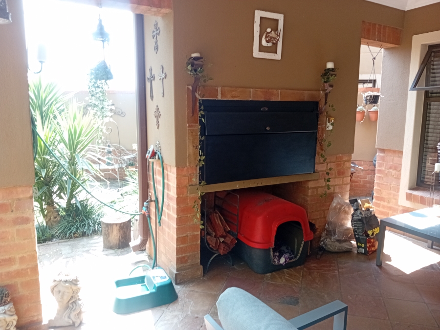 3 Bedroom Property for Sale in Woodhill Lavender Gauteng