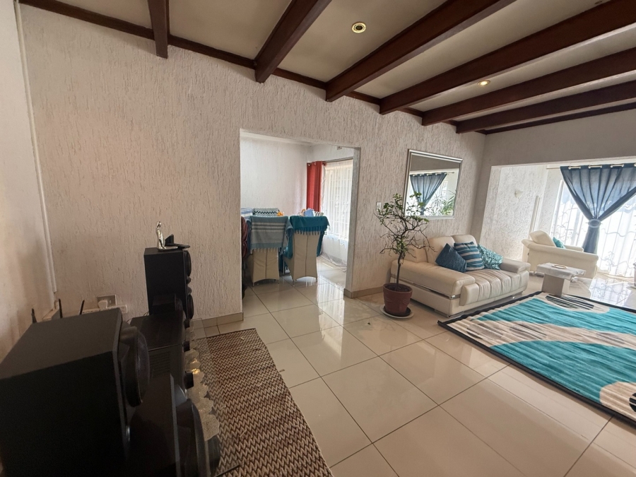 4 Bedroom Property for Sale in Mondeor Gauteng