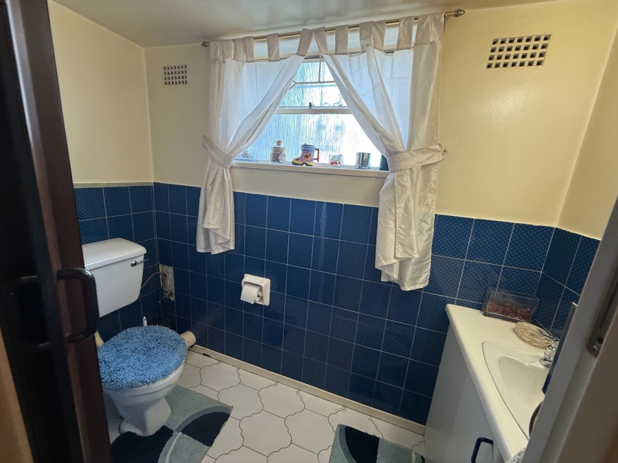 4 Bedroom Property for Sale in Mondeor Gauteng