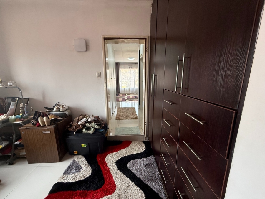 4 Bedroom Property for Sale in Mondeor Gauteng