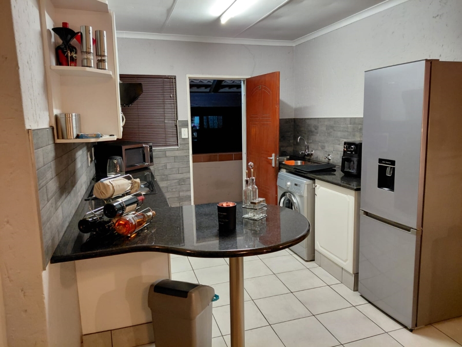 2 Bedroom Property for Sale in Kenleaf Gauteng