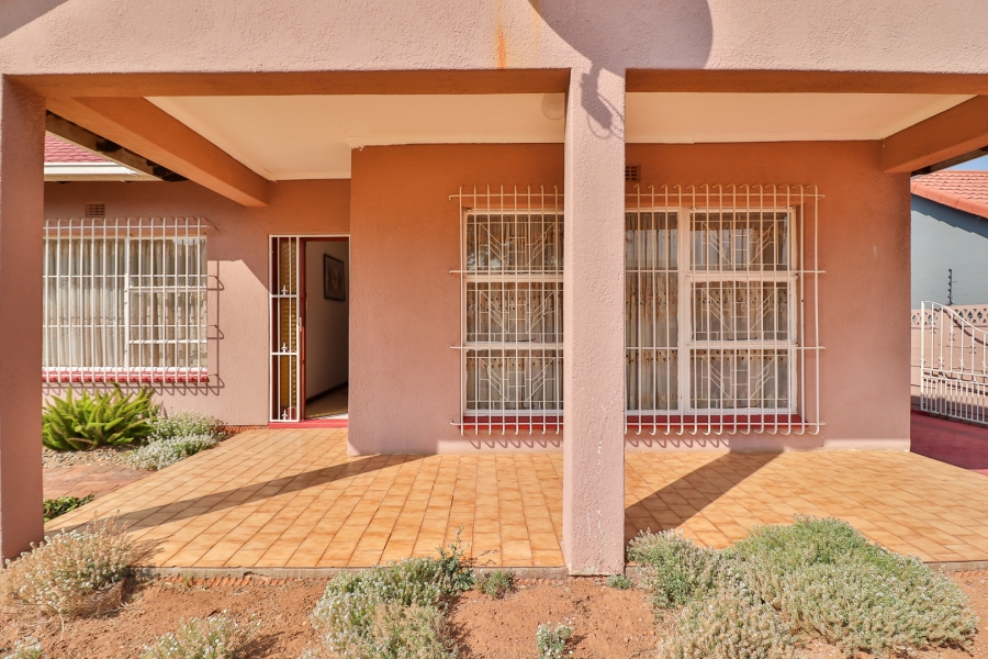 4 Bedroom Property for Sale in Winchester Hills Gauteng