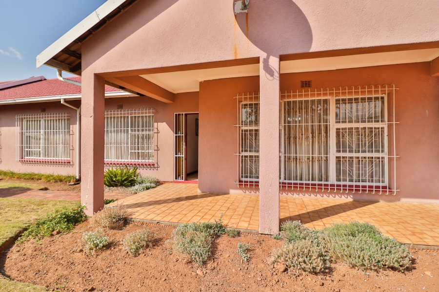 4 Bedroom Property for Sale in Winchester Hills Gauteng