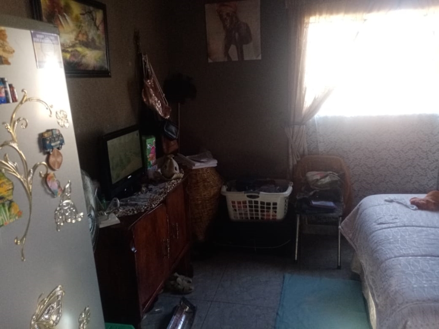 1 Bedroom Property for Sale in Tshepisong Gauteng