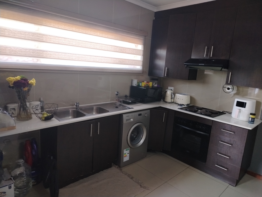 To Let 2 Bedroom Property for Rent in Helderwyk Gauteng