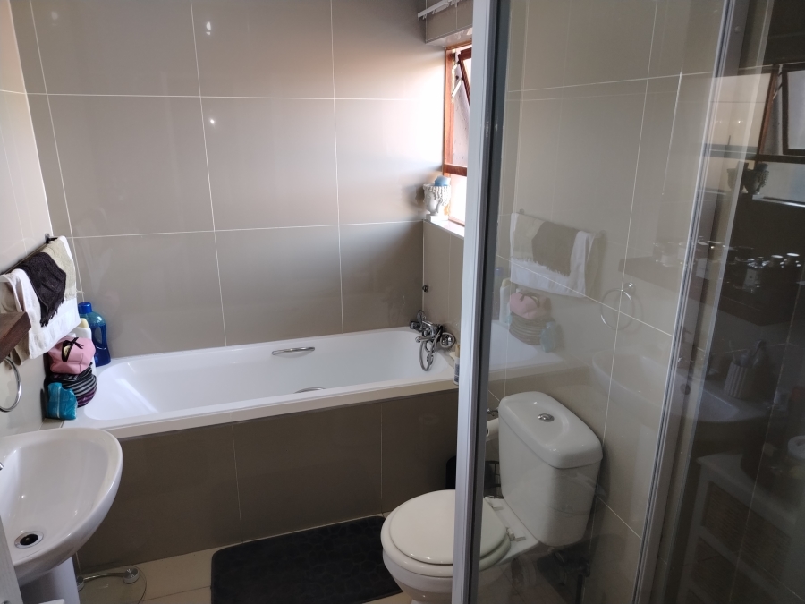 To Let 2 Bedroom Property for Rent in Helderwyk Gauteng