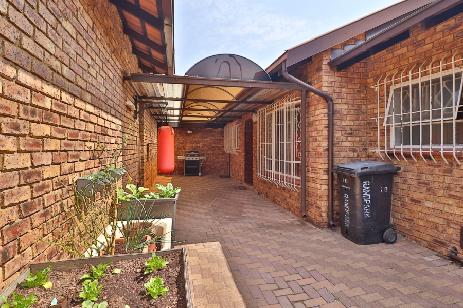 3 Bedroom Property for Sale in Randhart Gauteng