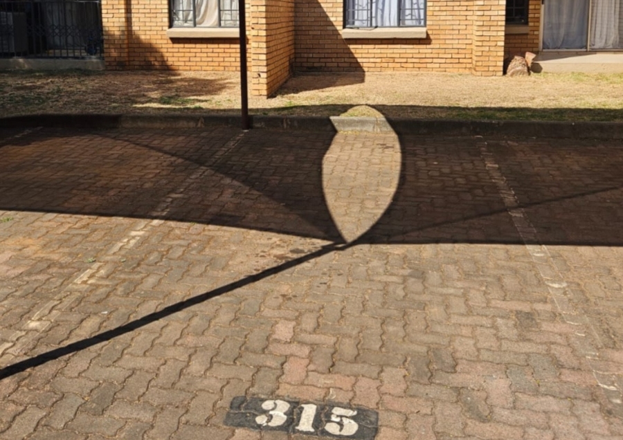 1 Bedroom Property for Sale in Karenpark Gauteng