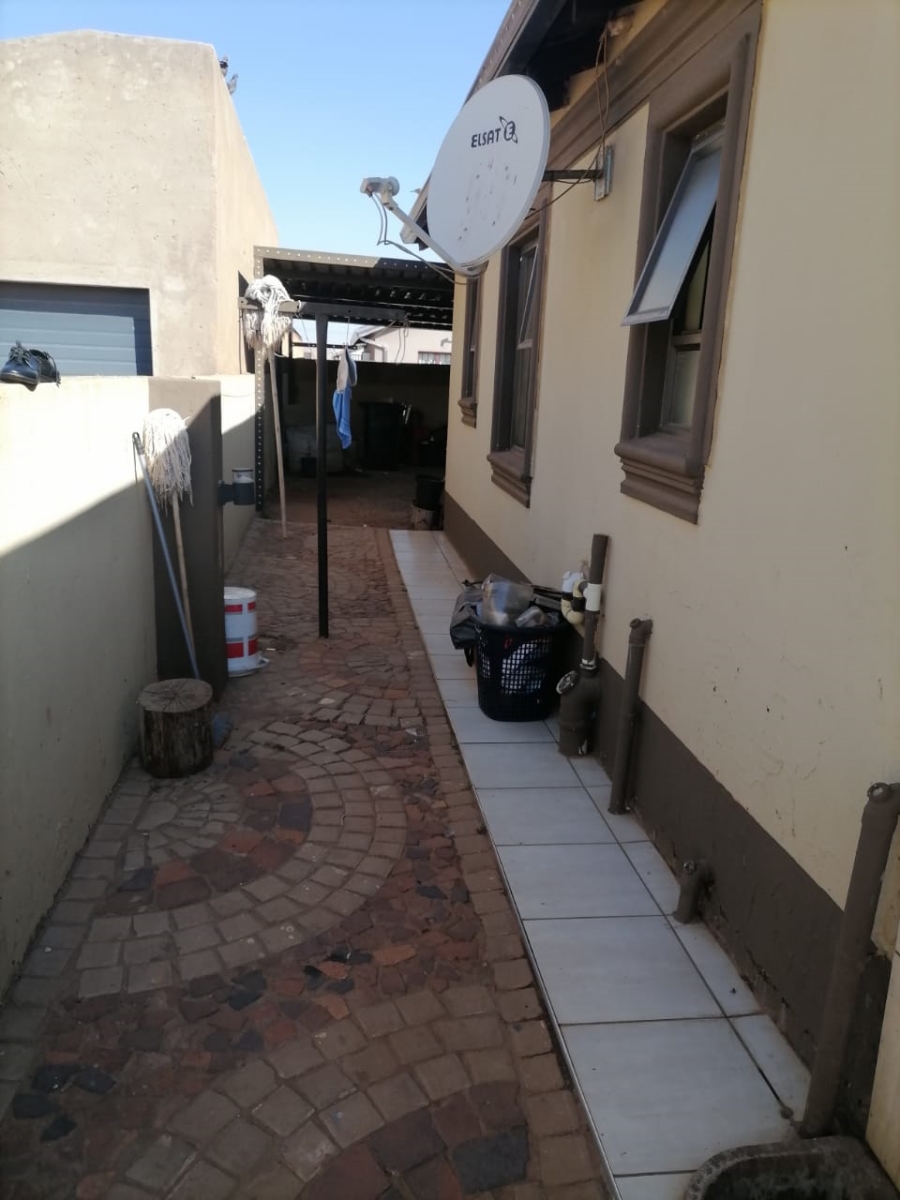 3 Bedroom Property for Sale in Protea Glen Gauteng