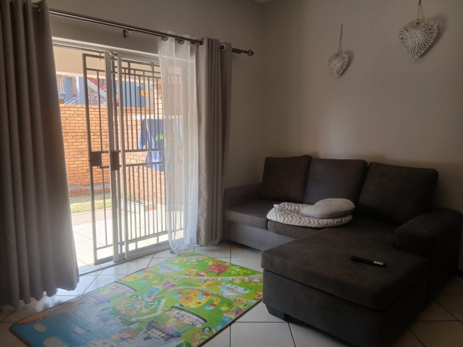 2 Bedroom Property for Sale in Monavoni Gauteng