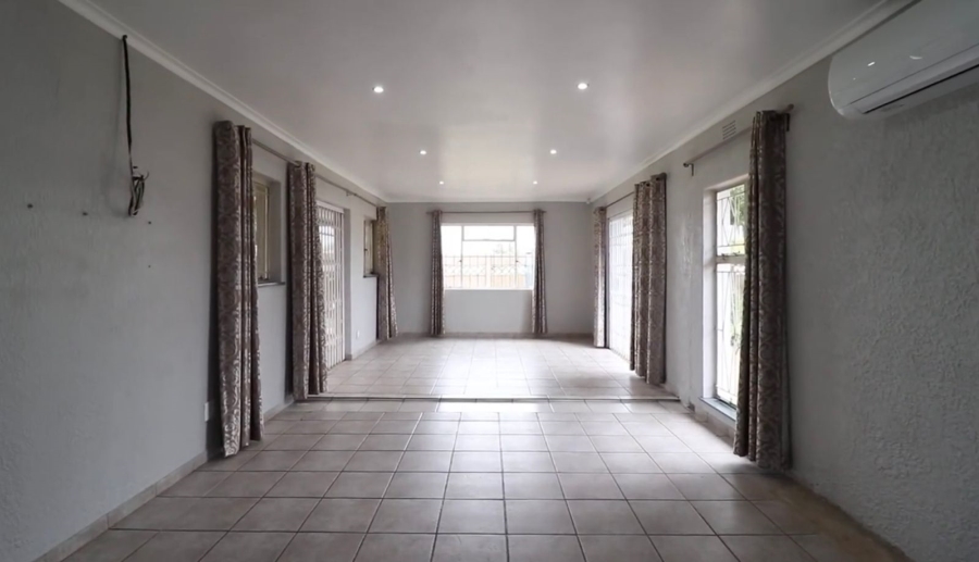 3 Bedroom Property for Sale in Ravenswood Gauteng